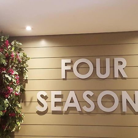 Four Seasons 818- Spacious Cbd Studio - Onsite Parking, Gym & Rooftop Pool Apartment Cape Town Bagian luar foto